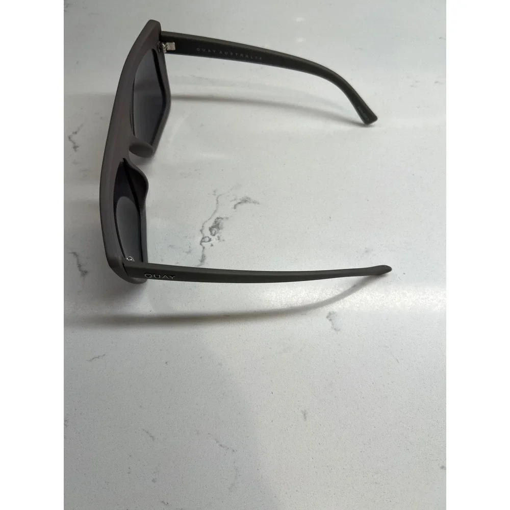 Quay Australia Cafe Racer Sunglasses Matte Brown‎ Silver Mirror Oversized Square
